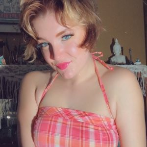 Meet your Posher, Emilee